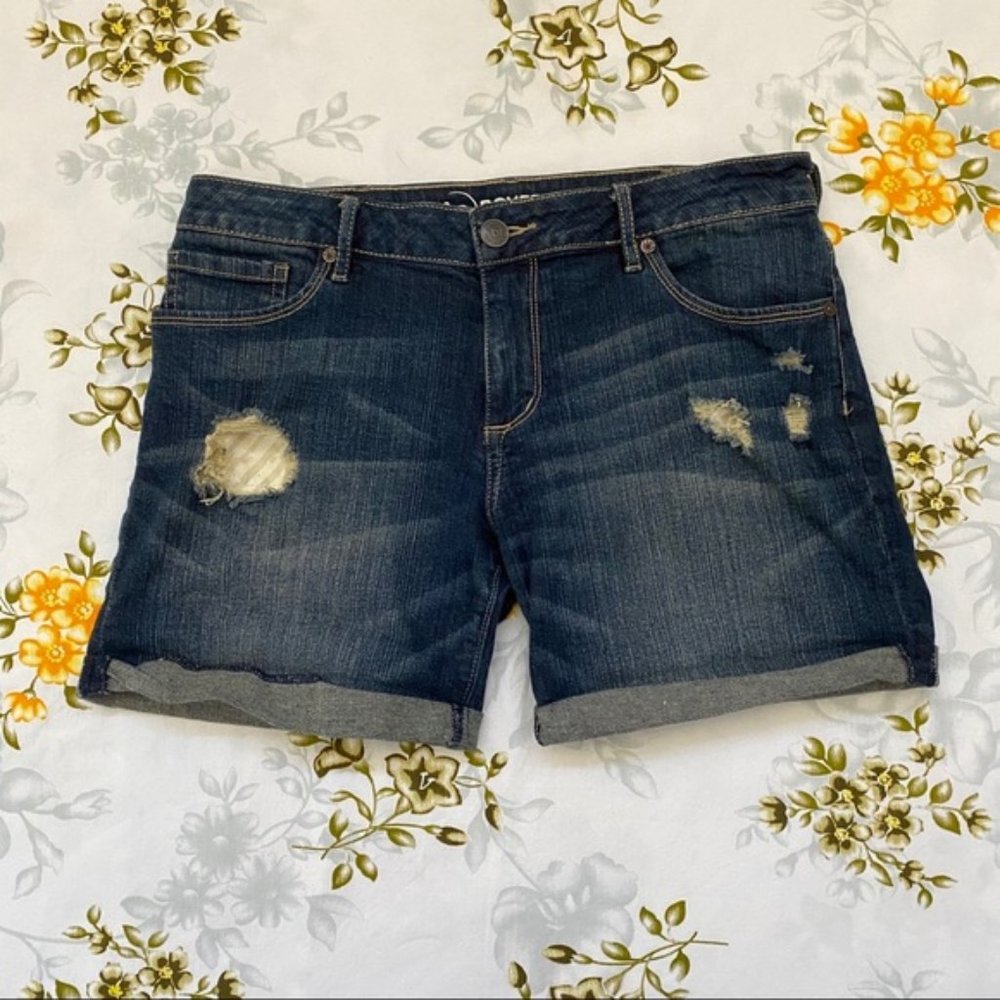 Bullhead Size 5 Boyfriend Shorts